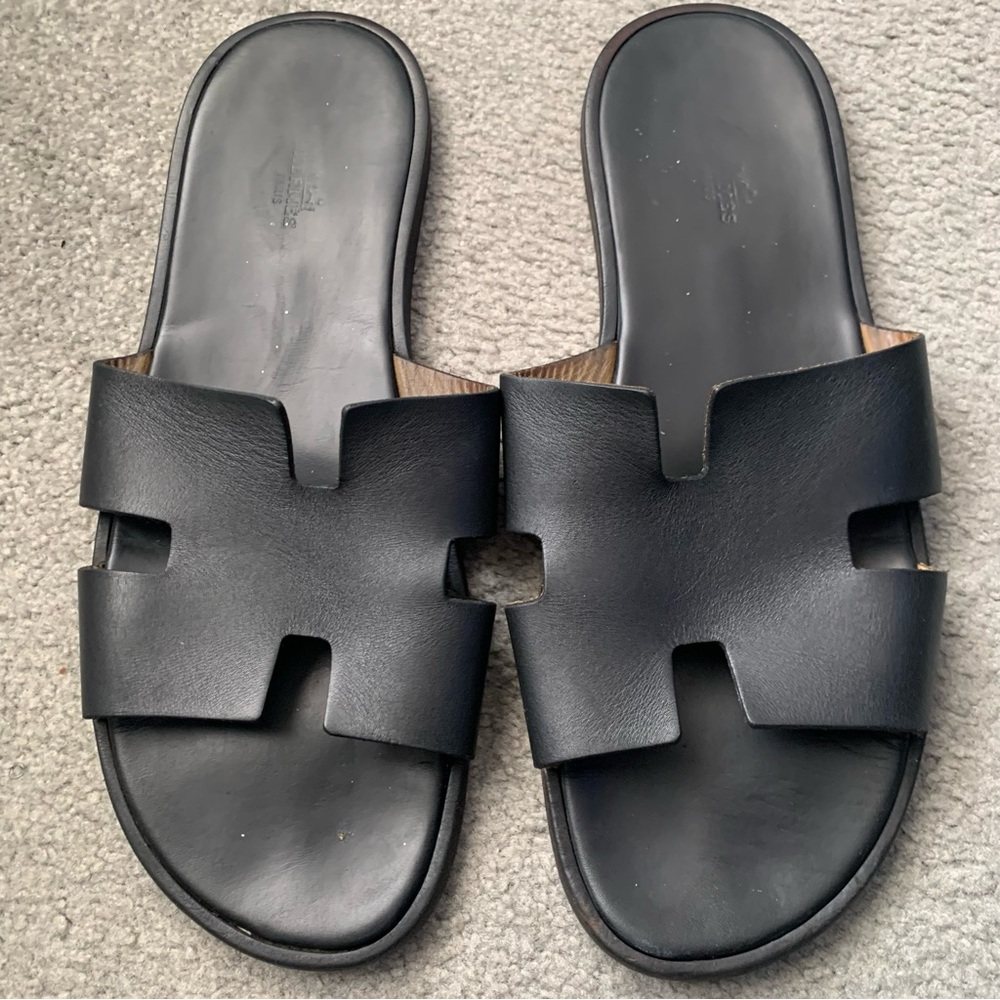 Hermes Izmir sandals.